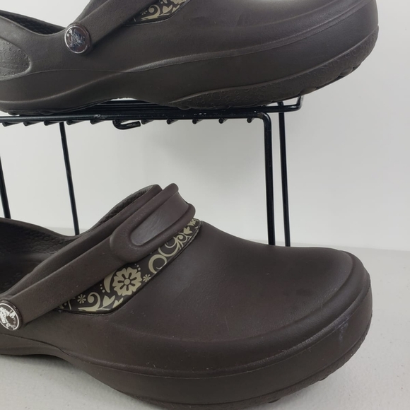 Crocs Woman's slip on mules brown Sz 7 - Picture 2 of 12